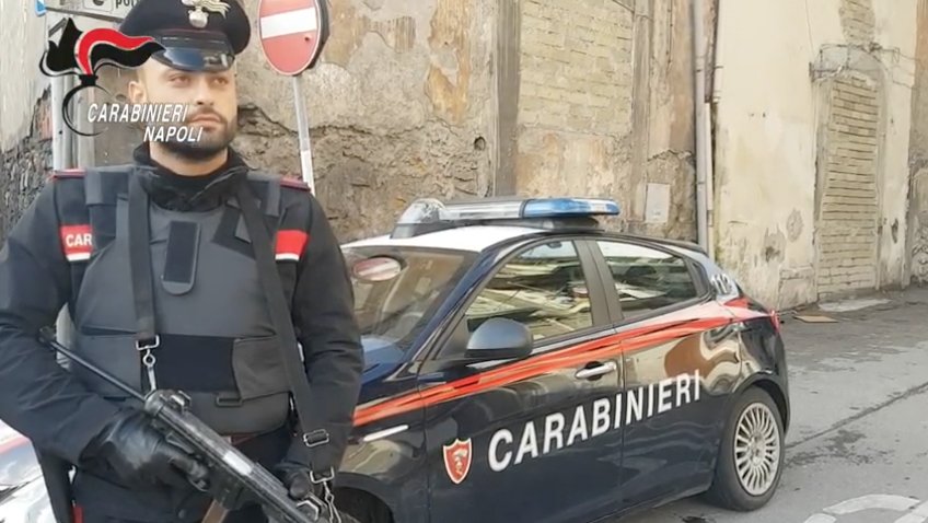 Pistola e droga recuperate dai carabinieri sui monti a Lettere