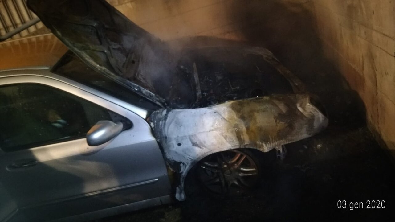 Ancora” fiamme” a Benevento questa volta è toccato ad una lancia Lybra al Rione Pacevecchia