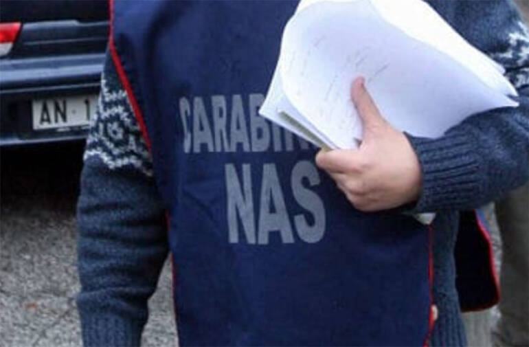 Ischia, controlli igienico sanitari dei Carabinieri: 70 chili di merce sequestrata in un supermercato