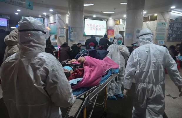 Coronavirus: i morti sono 305, uno anche nelle Filippine. Pronto dopo 10 giorni il megaospedale