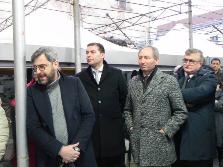 Manifestazione Cava Giglio, i quattro sindaci della Valle di Suessola insieme ai cittadini