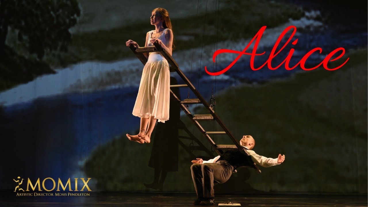 Momix ad Avellino in ‘Alice’. Al Teatro Gesualdo danza e fantasia, musica e luci in un unico straordinario spettacolo