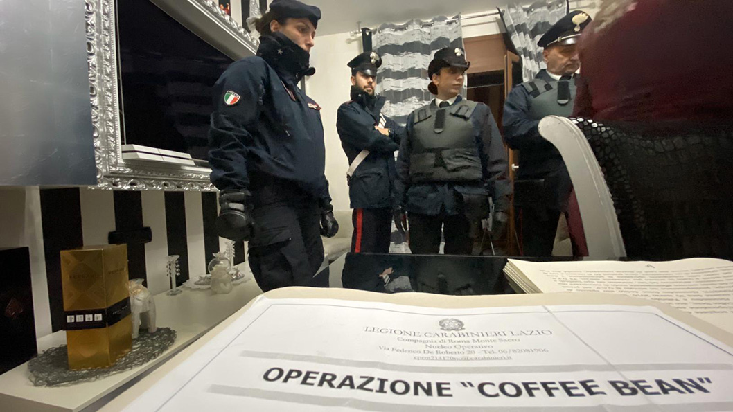 A Roma la droga fornita da camorra e ‘ndrangheta: 21 arresti a San Basilio