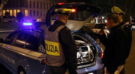 Sette giovani denunciati: controlli anti droga e alcol della polizia stradale a Sorrento