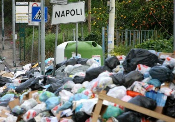 Napoli, lo sversamento illegale dei rifiuti è in aumento