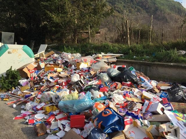 Emergenza rifiuti a Soccavo e Pianura, il presidente della Municipalità: ‘Situazione gravissima’