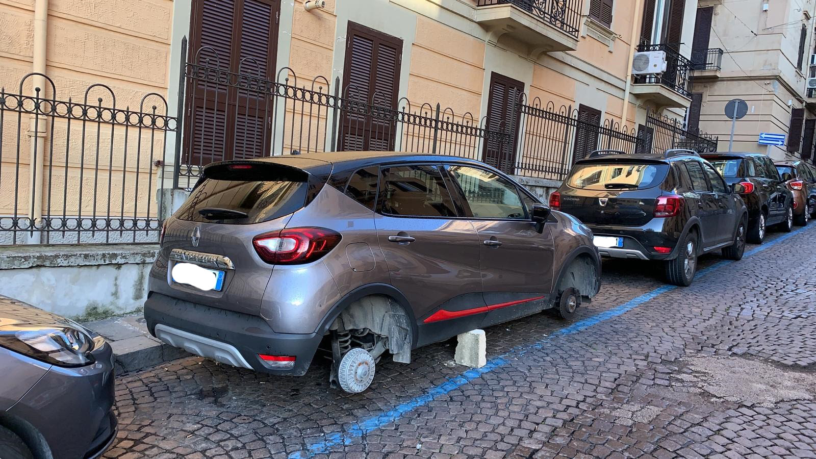I furti dei pneumatici la nuova piaga di Napoli
