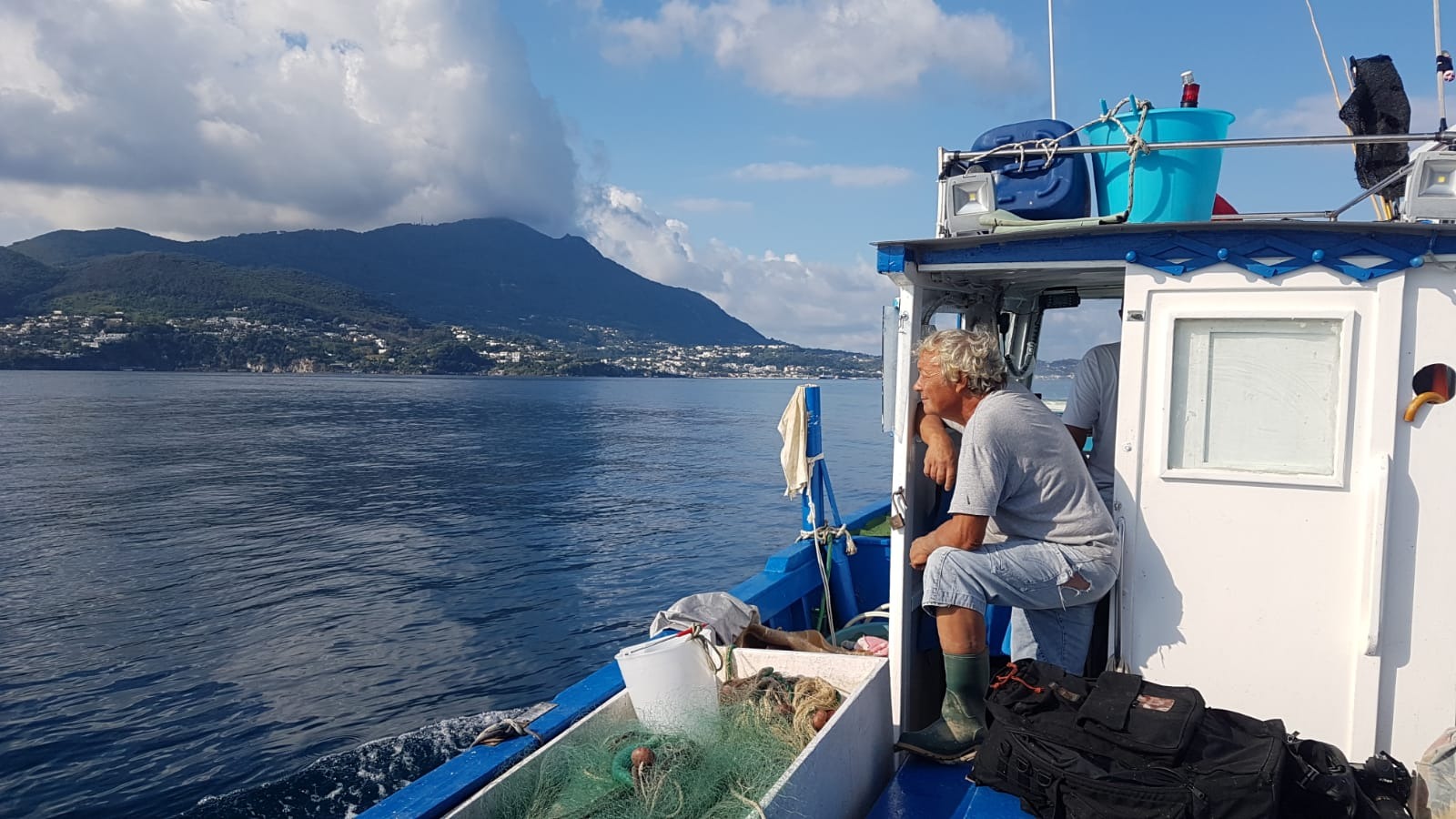Salvare i delfini senza danneggiare i pescatori: Punta Campanella laboratorio per progetto europeo Life Delfi