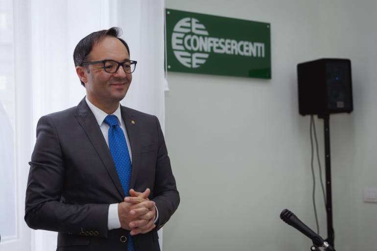 Coronavirus, Confesercenti Campania chiede alla Regione lo stato di crisi per il comparto turistico