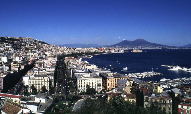 Coronavirus a Napoli, ordinanza del sindaco de Magistris: ‘Igienizzazione straordinaria in città’