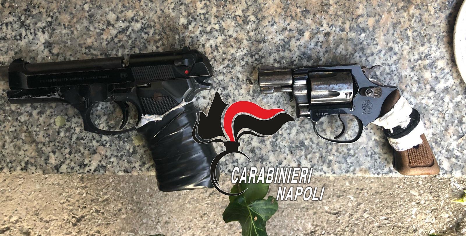 Napoli, due pistole della faida ritrovate a Soccavo, arresti e denunce anche a Pianura e al rione Traiano. IL VIDEO