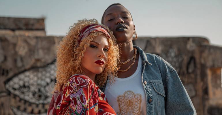 Eternamente: il nuovo singolo e video di SHARA e DJARAH KAN nel segno di Mama Africa
