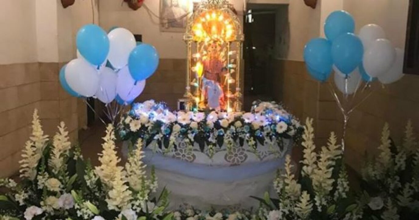 Il prete partecipa alla festa della Candelora organizzata dal clan: la Diocesi lo sconfessa