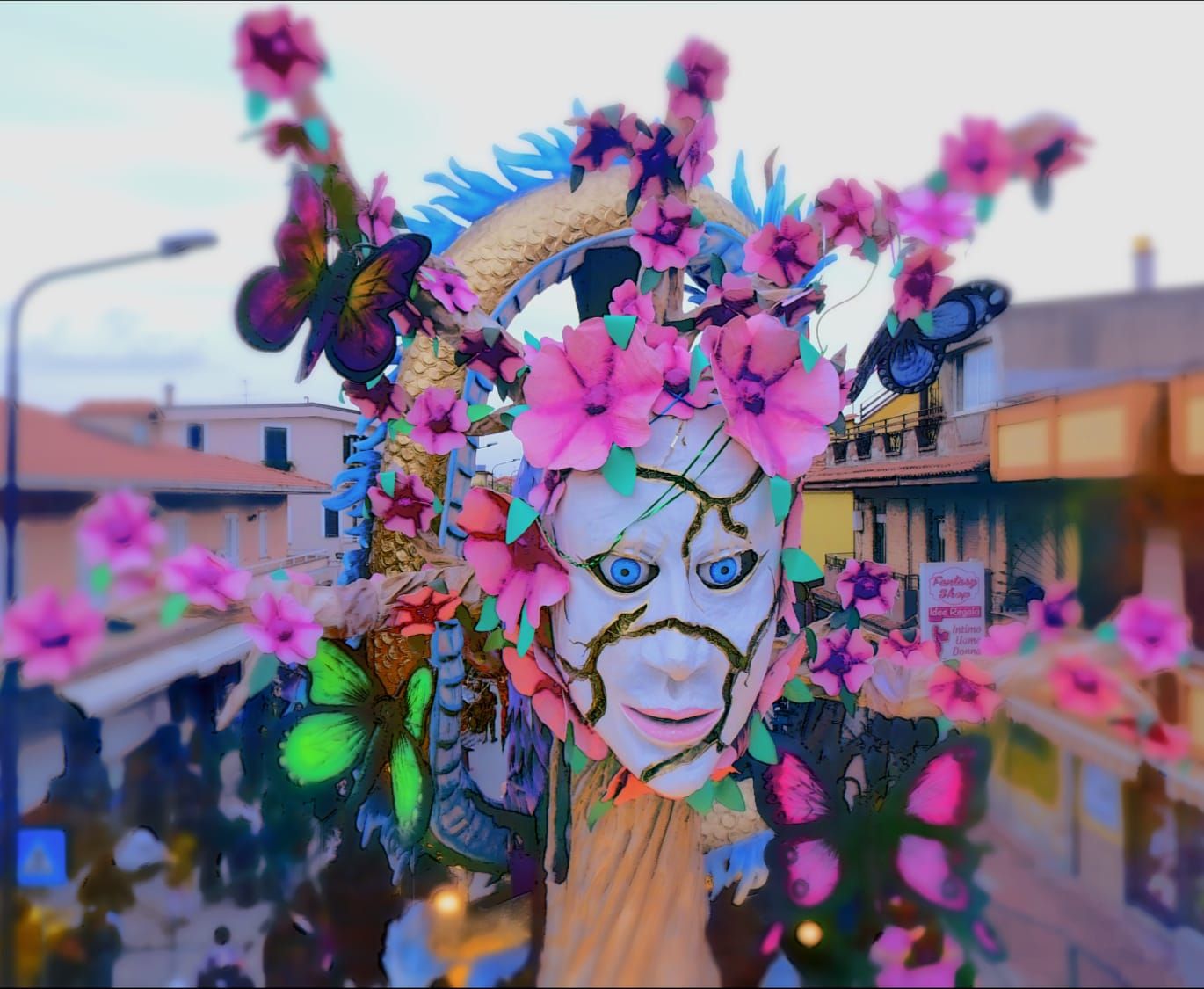 De Luca vieta in Campania feste e sfilate di Carnevale