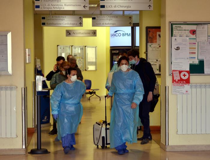 Coronavirus in Italia sono 4.458 i nuovi casi e 22 le vittime