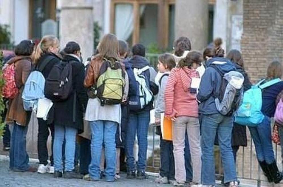 Coronavirus: il consiglio dei ministri sospende le gite scolastiche in tutta Italia.Zone del focolaio off limit