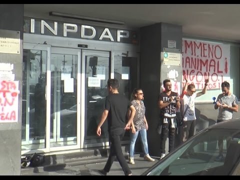 Senza stipendio da dicembre, protesta a Napoli dei lavoratori Sgm