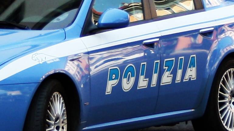 evade dagli arresti domiciliari con auto sottoposta a fermo