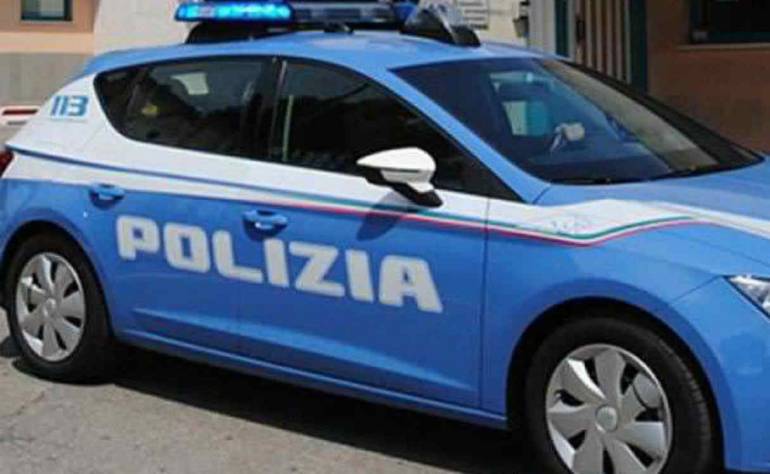 Napoli, minaccia e aggredisce la mamma: 20enne arrestato a San Giovanni