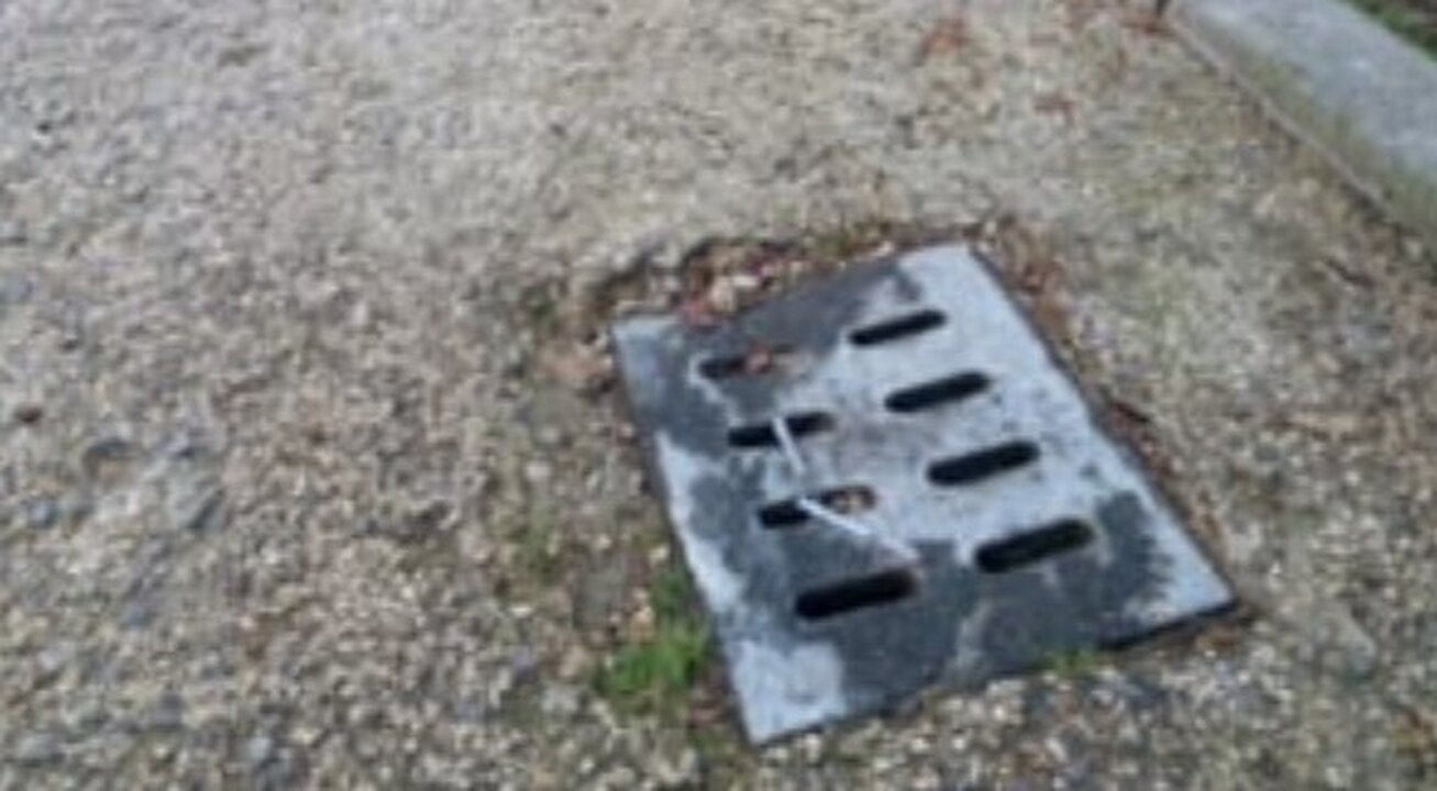 Battipaglia, siringhe insanguinate davanti alle elementari: sos dei genitori