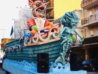 carnival in casalnuovo con presenze da record: tra le maschere spunta il “sindaco pinocchio”