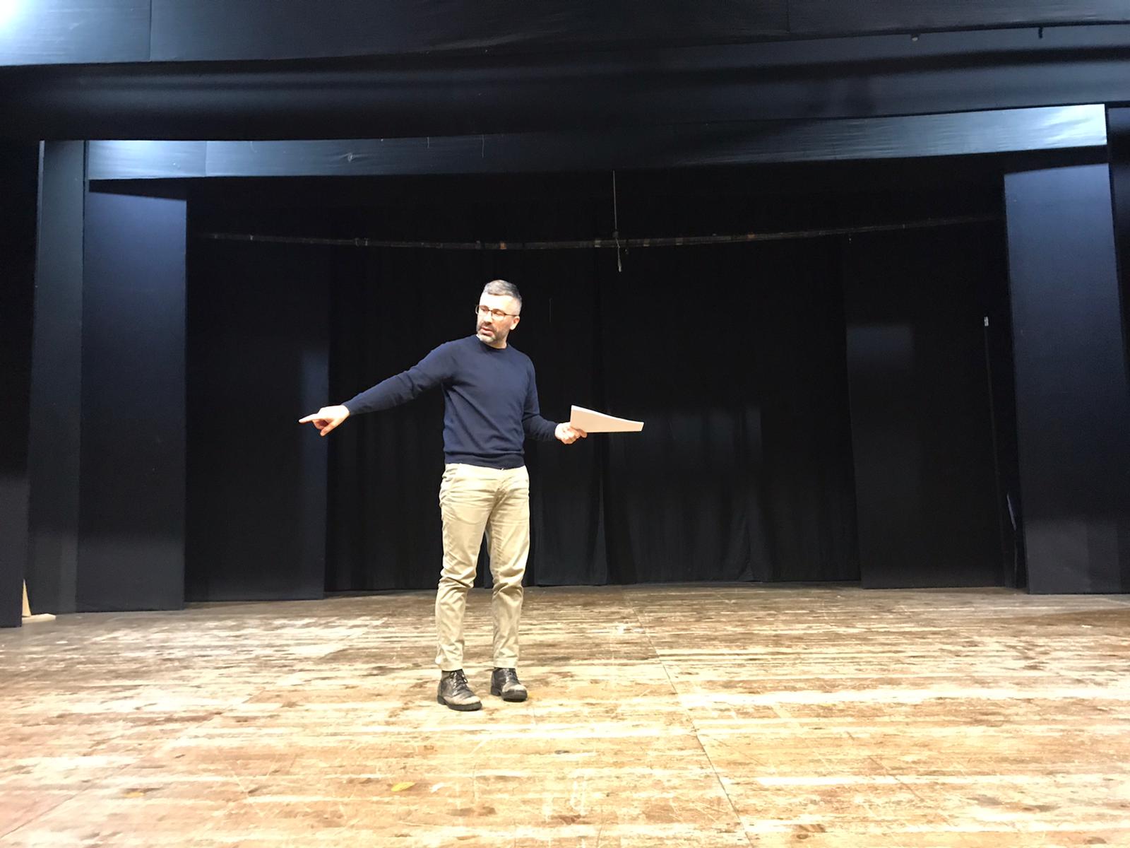 Scena Teatro. Antonello De Rosa porta il teatro agli attori con lezioni video