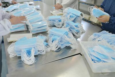 Coronavirus, a Napoli arrivate 50mila mascherine dalla Cina