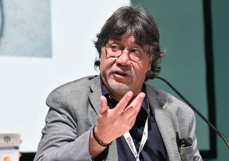 Coronavirus, contagiati anche lo scrittore Luis Sepulveda e al moglie