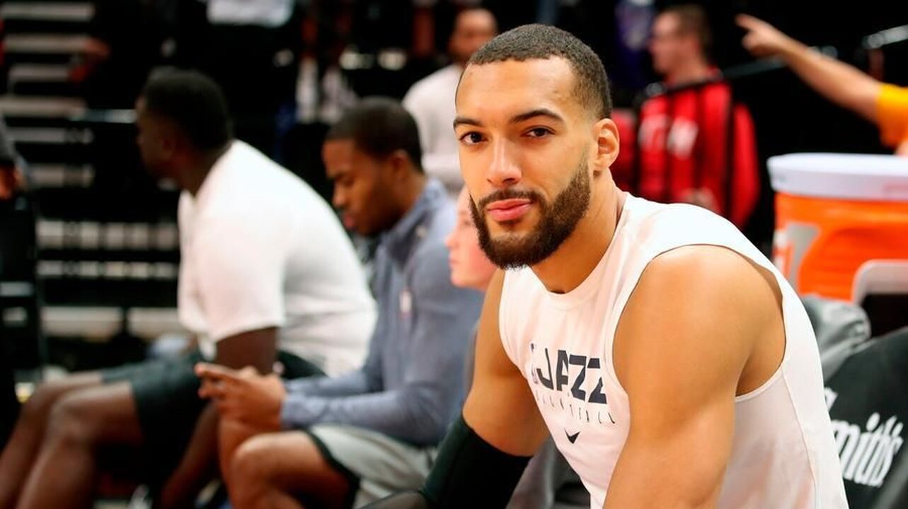 Coronavirus, positivo un giocatore: la Nba sospende il campionato