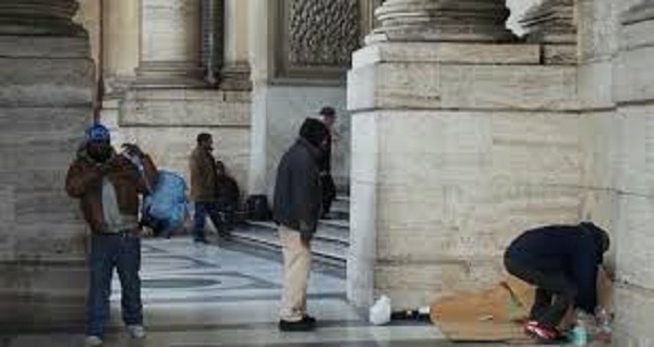 Napoli, riunione col Prefetto per le misure a sostegno dei senza tetto