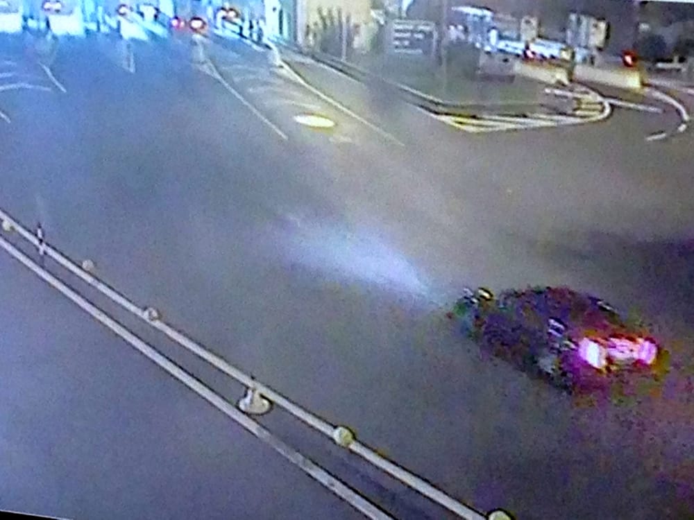 Salerno, sparano pallini  contro le auto sulla tangenziale: caccia alla Mercedes scura