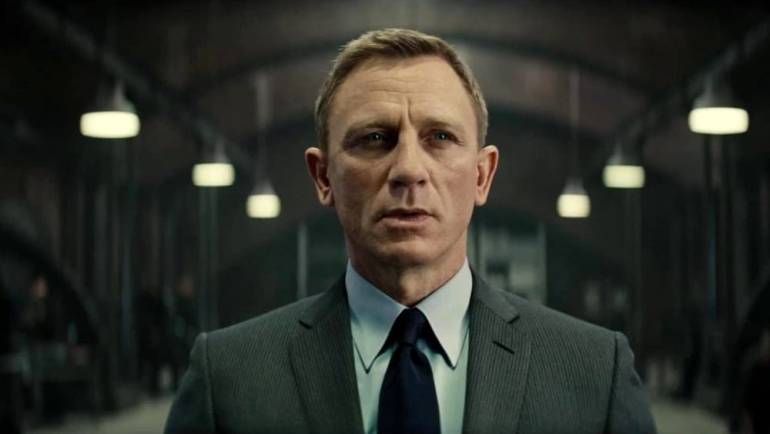 Il Coronavirus “ferma” James Bond: posticipata la data di uscita del film girato anche a Sapri