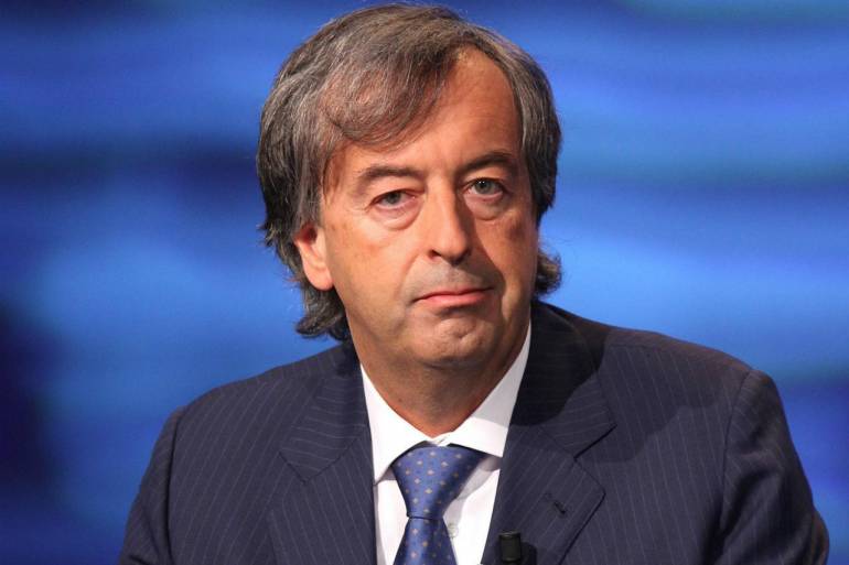 Coronavirus, Burioni: ‘Nessuno ha anticorpi, tutti possono infettarsi. Momento difficile, restare a casa’