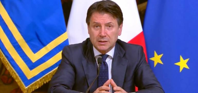 Coronavirus, bozza del nuovo decreto: multe fino 4 mila euro non rispetto regole
