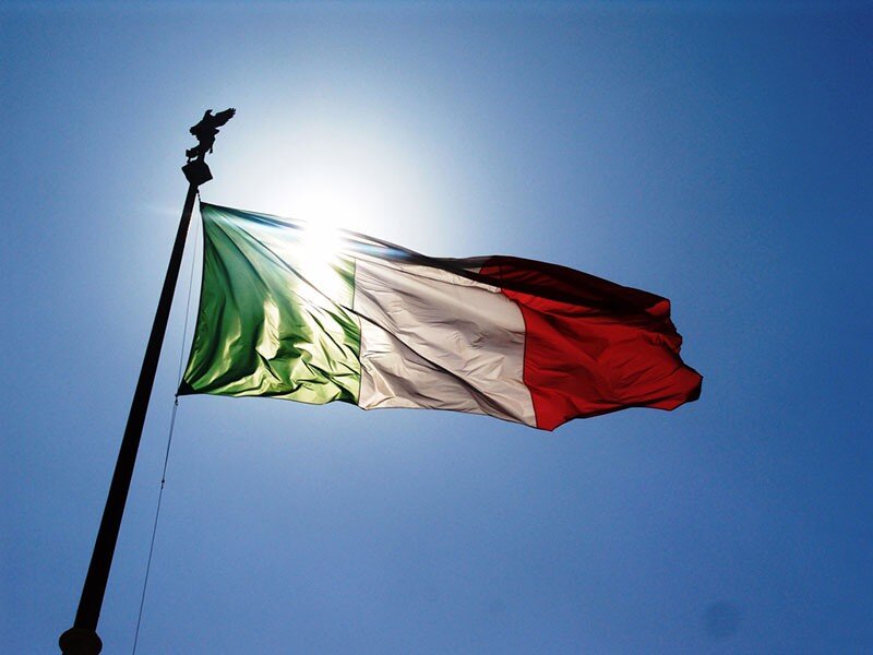 Fratelli d’Italia oggi ma non solo: amiamo il nostro paese SEMPRE