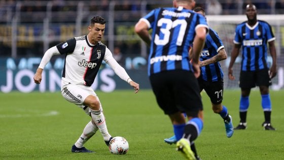 Serie A, decisi gli orari dei recuperi: Juve-Inter domenica sera