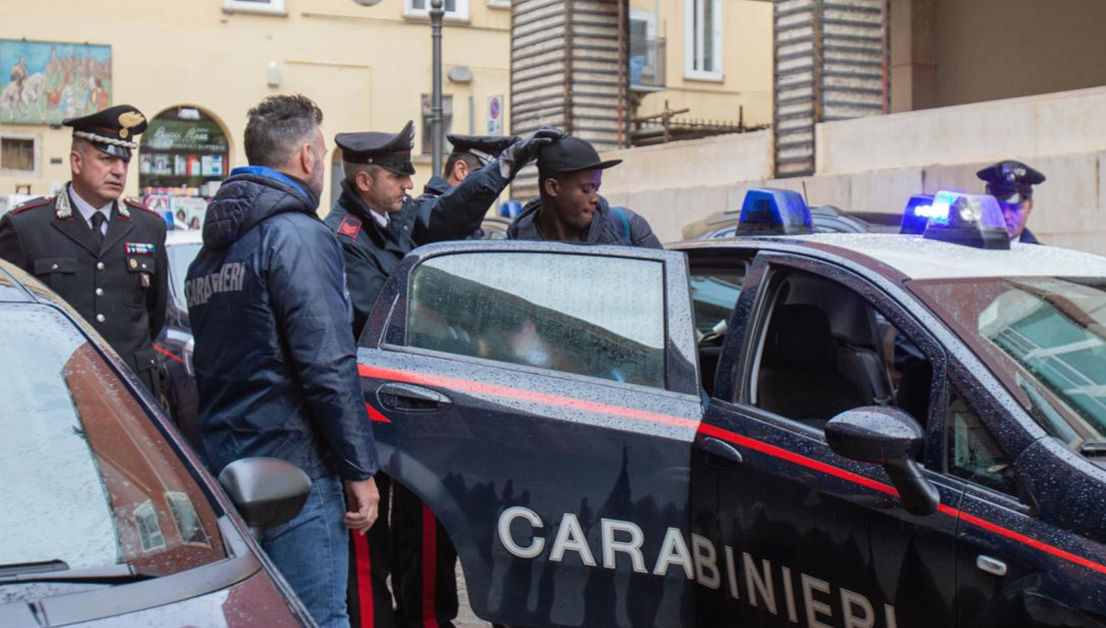 Pusher nigeriano latitante catturato dai carabinieri a Marcianise