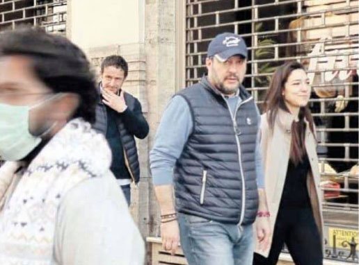 Coronavirus, Salvini in giro per Roma con la fidanzata nonostante i divieti. Il Pd e Mastella: ‘Una vergogna’
