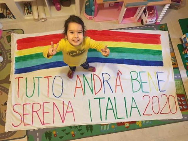 Da Napoli la piccola Serena lancia un messaggio di speranza: ‘Tutto andrà bene Italia’