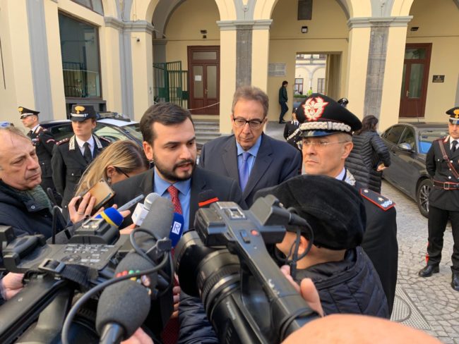 Napoli, il sottosegretario Sibilia promette più telecamere per gli ospedali e le ambulanze