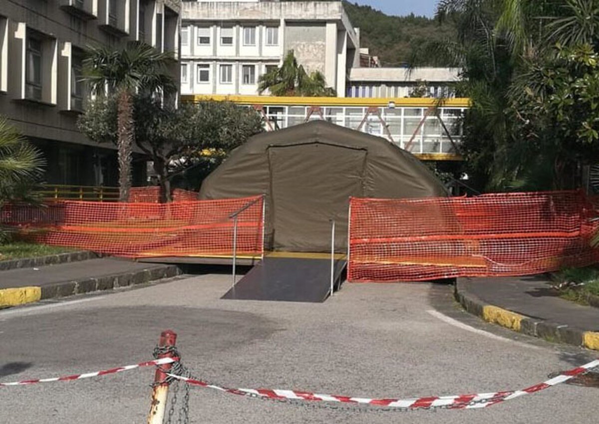 Dopo quello di Caserta si aggiunge il grido di allarme all’ospedale Ruggi di Salerno: mancano ambulanze e autisti