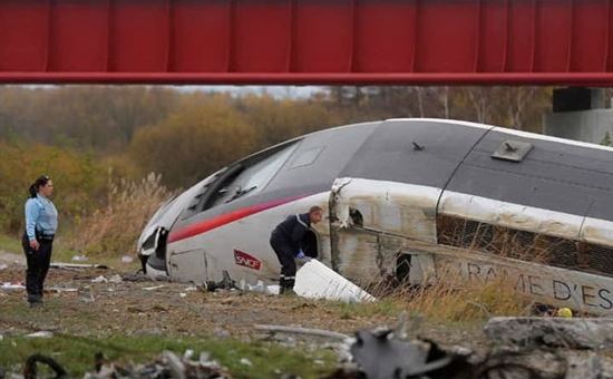 Incidente del treno al alta velocità anche in Francia: venti feriti: uno gravissimo