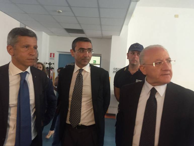 Coronavirus, ultimati i lavori al “Da Procida” di Salerno: sopralluogo di De Luca