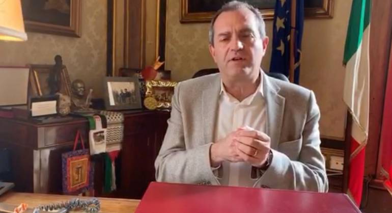 Napoli, il sindaco fa gli auguri ai 51 nuovi vigili urbani