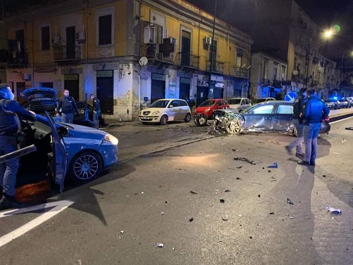 Napoli, il poliziotto ucciso aveva due figli, uno nato quest’anno. Il cordoglio del Questore. In ospedale i due banditi fermati