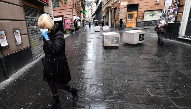 coronavirus negozi chiusi