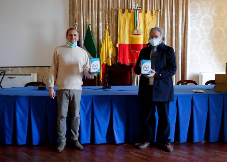 Napoli, de Magistris ancora 2.000 mascherine ai medici di famiglia. Scotti: ‘Un nuovo gesto di grande attenzione ai medici’