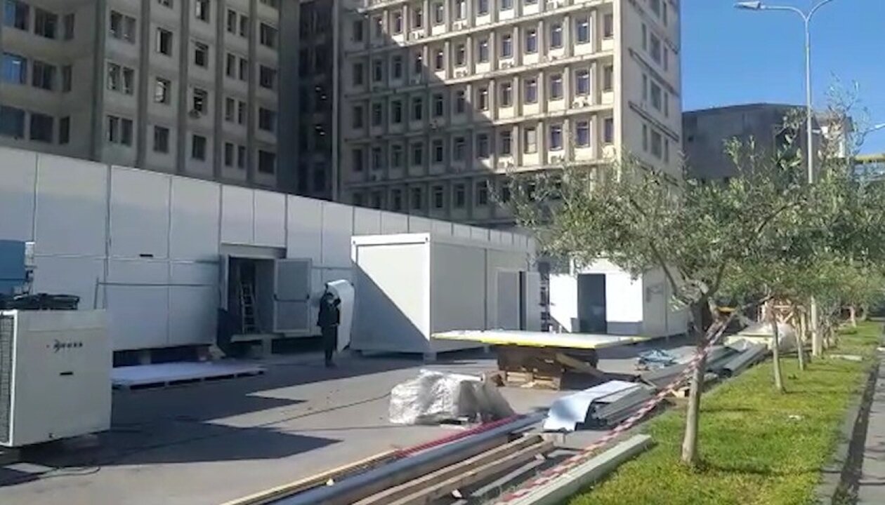 OSPEDALE MODULARE COVID-19 A SALERNO, PRONTO LA SETTIMANA PROSSIMA