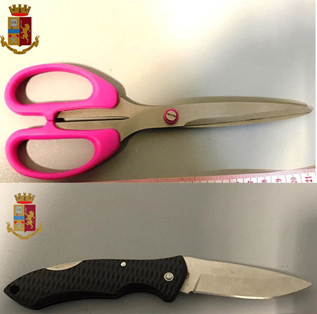 In giro per Napoli armati di forbici e coltelli: denunciati in quattro