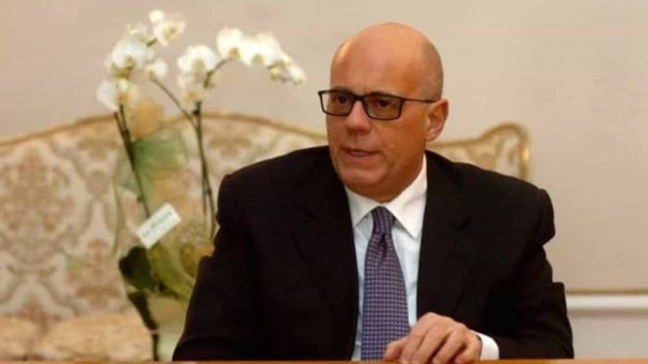 Salerno, sopralluogo del prefetto presso il centro di smistamento dei generi alimentari